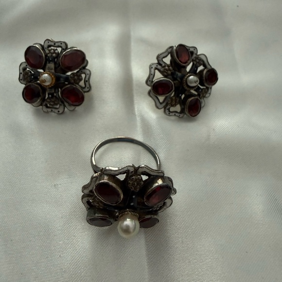 Vintage Floral Garnet Earrings and ring set - Picture 7 of 7